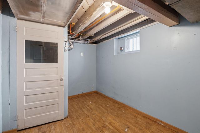 1105 Rose Avenue E, Saint Paul, MN 55106