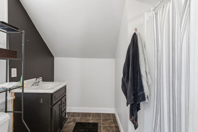 1105 Rose Avenue E, Saint Paul, MN 55106