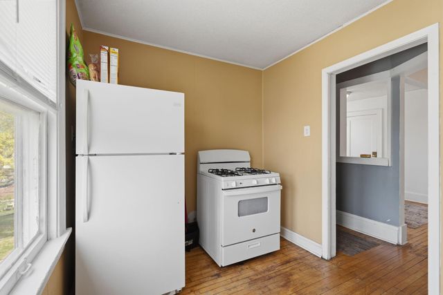 1105 Rose Avenue E, Saint Paul, MN 55106