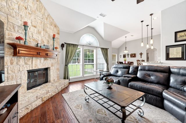 800 Wren Court, Forney, TX 75126