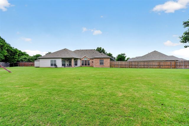 800 Wren Court, Forney, TX 75126