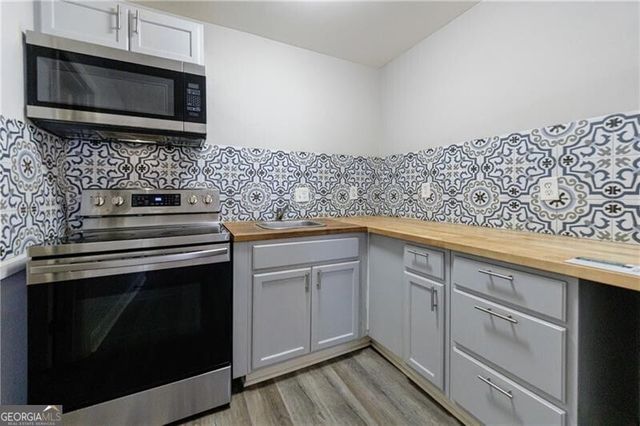 6030 Stonewall Drive, Union City, GA 30291