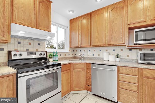 4607 HARLAN ST, Rockville, MD 20853