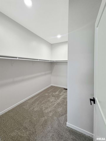 28 Neylon Street, Mt Sterling, IL 62353