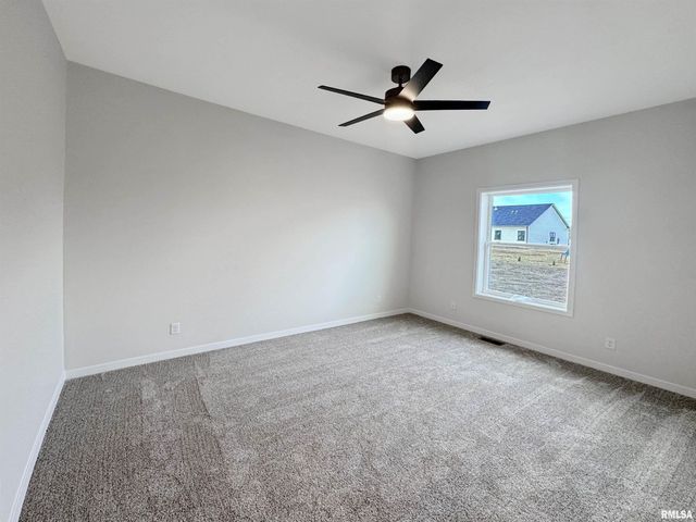 28 Neylon Street, Mt Sterling, IL 62353