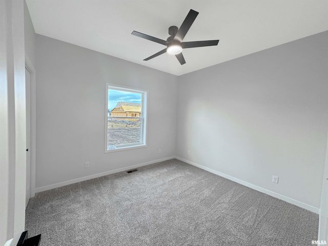 28 Neylon Street, Mt Sterling, IL 62353