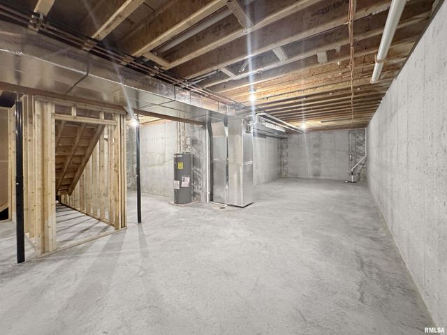 28 Neylon Street, Mt Sterling, IL 62353