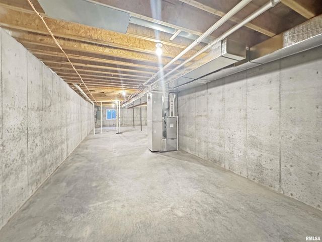 28 Neylon Street, Mt Sterling, IL 62353