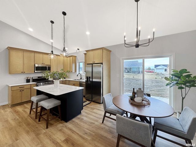 28 Neylon Street, Mt Sterling, IL 62353