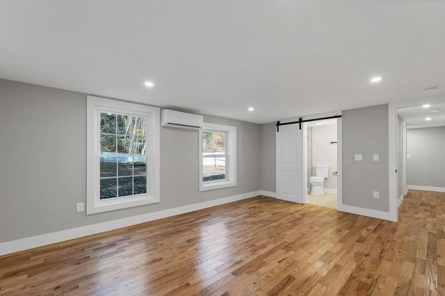 77 Straw Road, Manchester, NH 03102