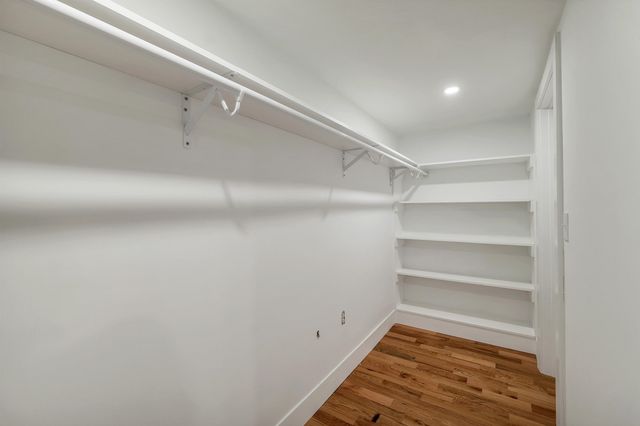 77 Straw Road, Manchester, NH 03102