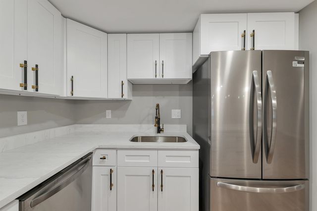 77 Straw Road, Manchester, NH 03102