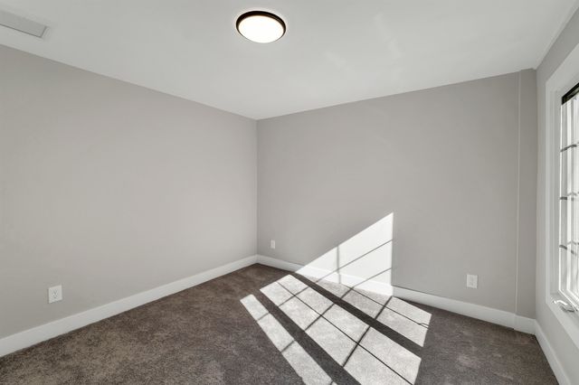 77 Straw Road, Manchester, NH 03102
