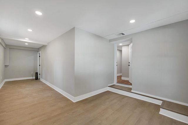 77 Straw Road, Manchester, NH 03102