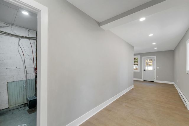 77 Straw Road, Manchester, NH 03102