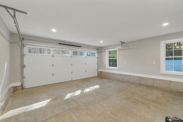 77 Straw Road, Manchester, NH 03102