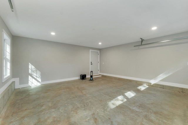 77 Straw Road, Manchester, NH 03102