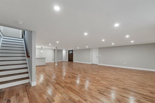 77 Straw Road, Manchester, NH 03102