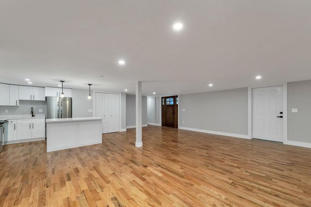 77 Straw Road, Manchester, NH 03102