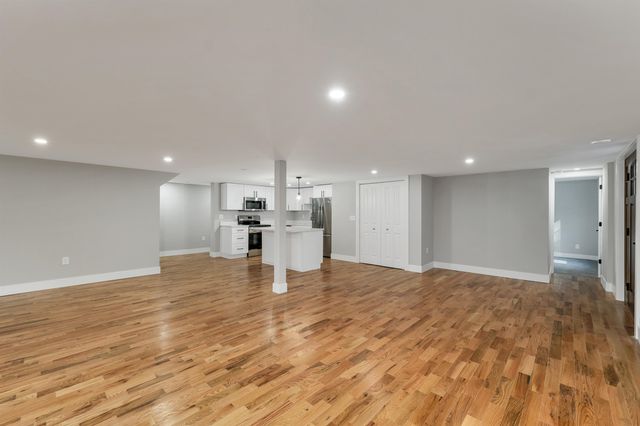 77 Straw Road, Manchester, NH 03102