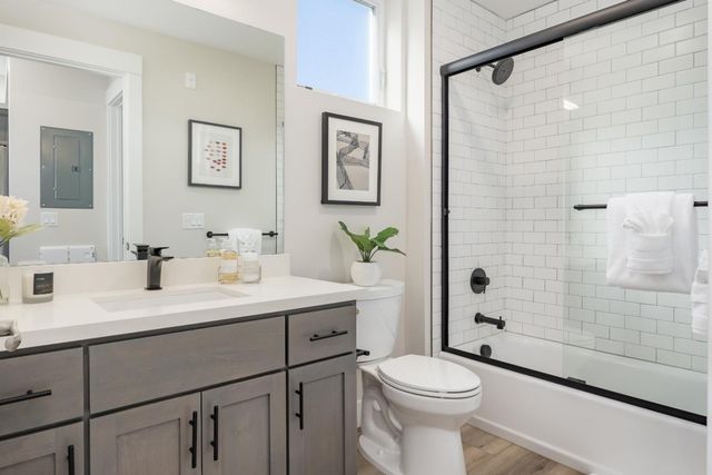 121 Aptos Village Way 4, Aptos, CA 95003