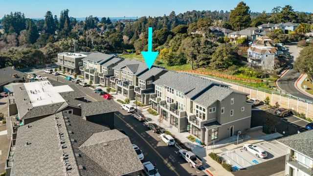121 Aptos Village Way 4, Aptos, CA 95003