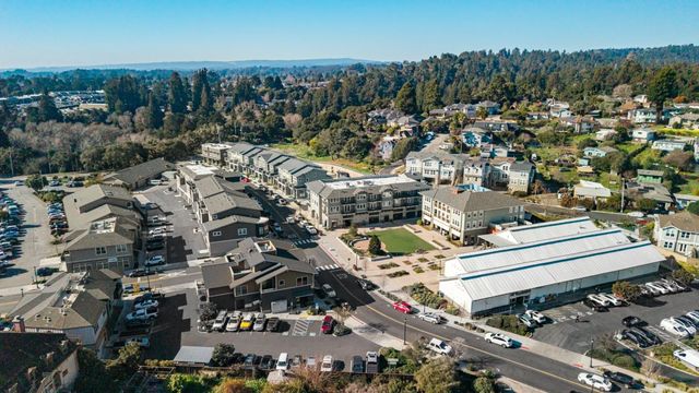 121 Aptos Village Way 4, Aptos, CA 95003