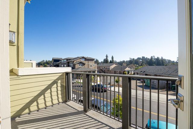 121 Aptos Village Way 4, Aptos, CA 95003