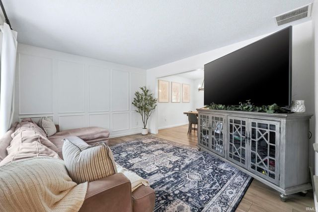 2223 Greythorn Drive, Fort Wayne, IN 46815