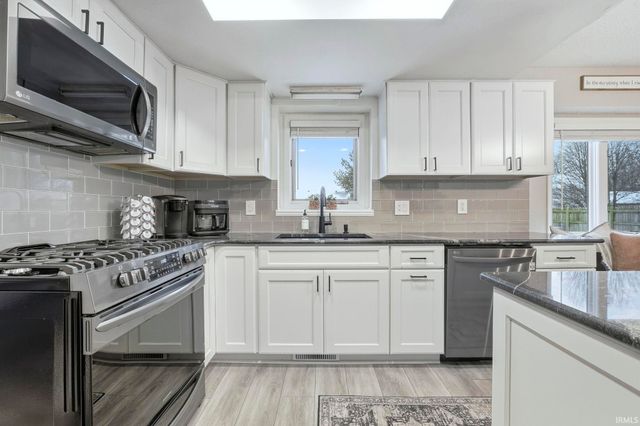 2223 Greythorn Drive, Fort Wayne, IN 46815