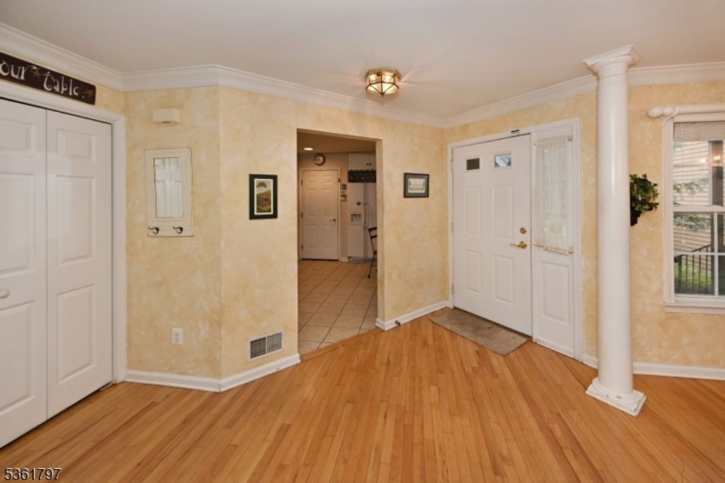 72 Hunter Rd, North Haledon Boro, NJ 07508