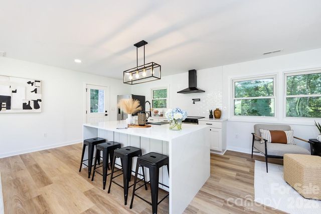 301 Dollar Circle, Charlotte, NC 28270