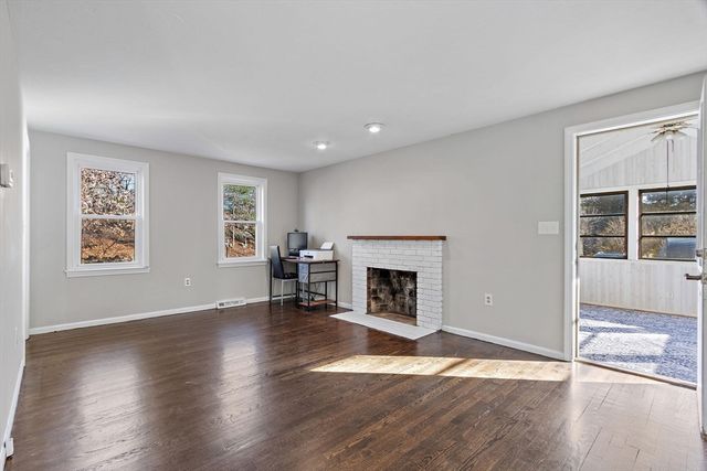 120 Hawes St, Wrentham, MA 02093