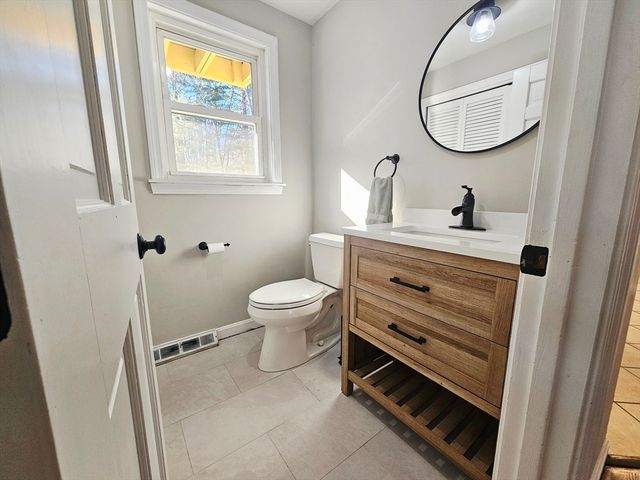 120 Hawes St, Wrentham, MA 02093