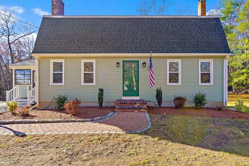 120 Hawes St, Wrentham, MA 02093