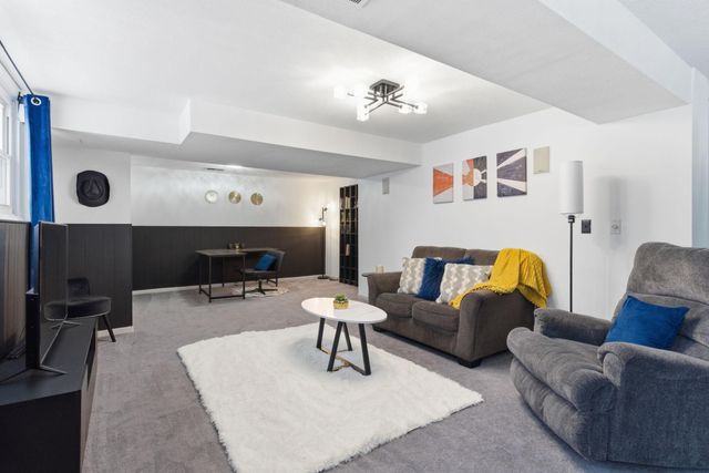 18115 20th Avenue N, Plymouth, MN 55447