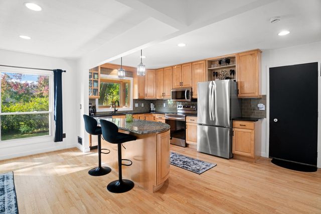 18115 20th Avenue N, Plymouth, MN 55447