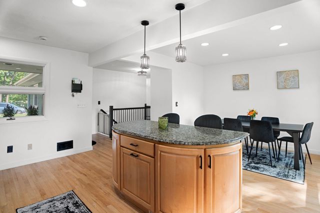 18115 20th Avenue N, Plymouth, MN 55447