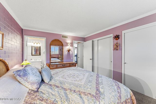 326 N Calle Del Chancero, Green Valley, AZ 85614
