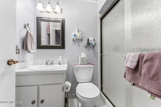 326 N Calle Del Chancero, Green Valley, AZ 85614