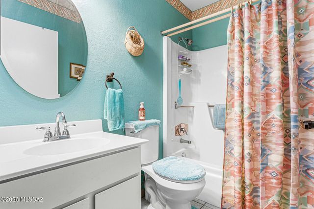 326 N Calle Del Chancero, Green Valley, AZ 85614