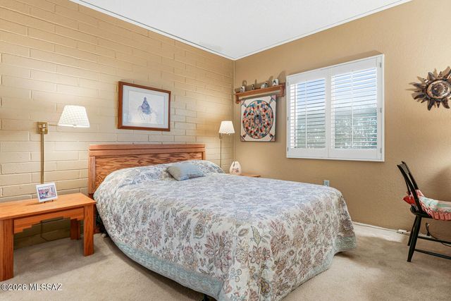 326 N Calle Del Chancero, Green Valley, AZ 85614
