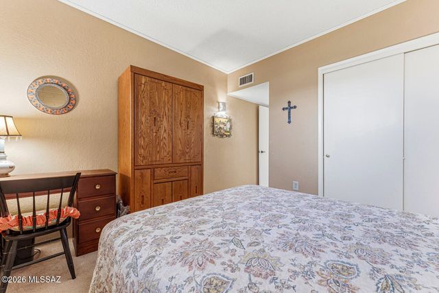 326 N Calle Del Chancero, Green Valley, AZ 85614