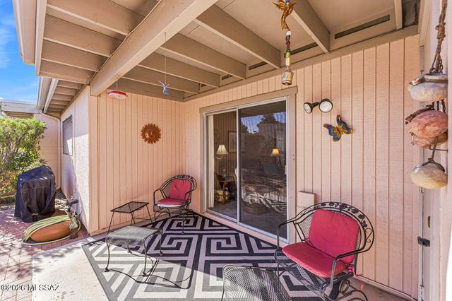 326 N Calle Del Chancero, Green Valley, AZ 85614