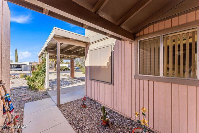 326 N Calle Del Chancero, Green Valley, AZ 85614