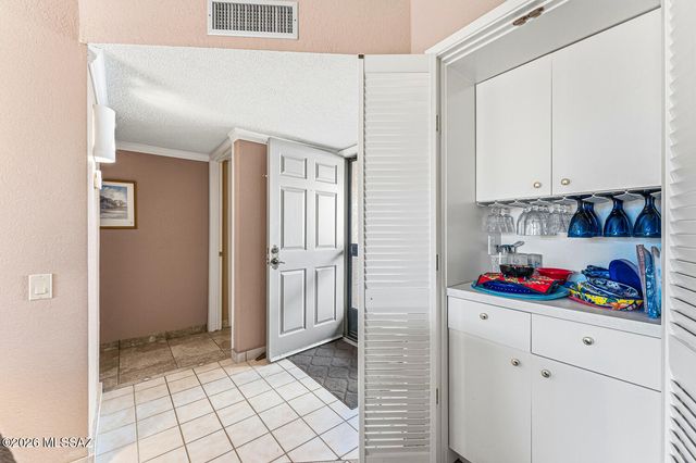 326 N Calle Del Chancero, Green Valley, AZ 85614