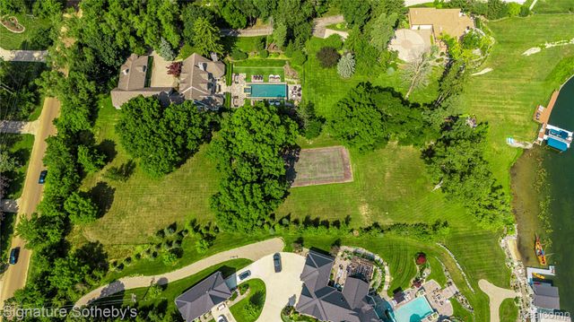 2475 N LAKE ANGELUS Road W, Lake Angelus, MI 48326