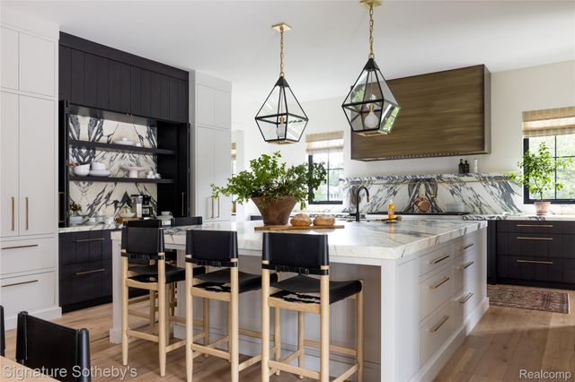 2475 N LAKE ANGELUS Road W, Lake Angelus, MI 48326