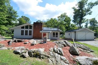 5 Woodlawn Dr, Andover Twp., NJ 07821