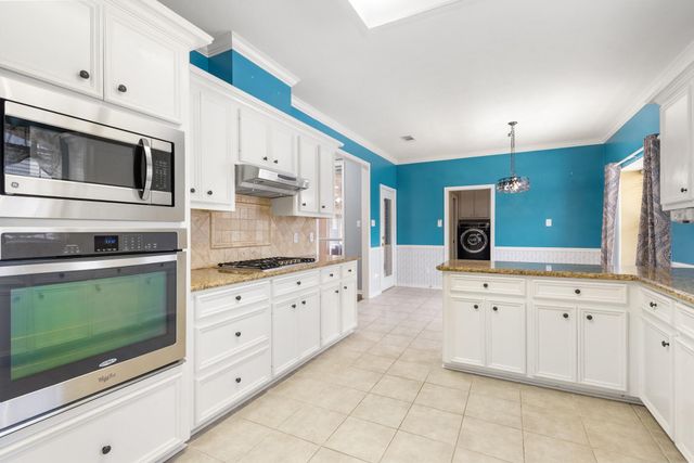 814 Royal Adelade Drive, College Station, TX 77845